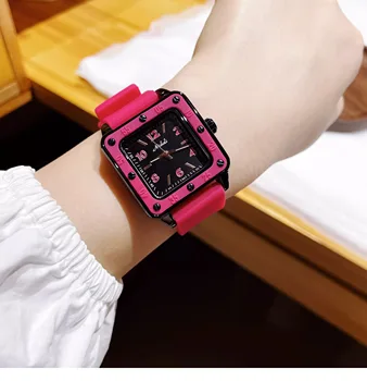 2023 Новые Женские часы Кварцевые Часы С Силиконовой лентой Карамельного цвета, Часы С Квадратной Пластиной, Желейные Часы Премиум-класса, Женские часы